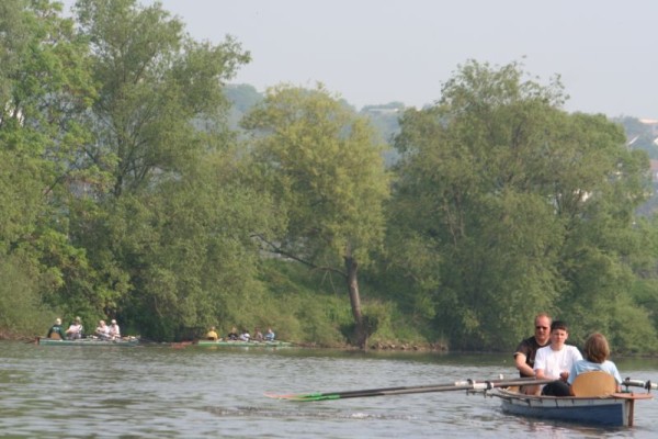 Auf der Fulda 09 Ruderboote