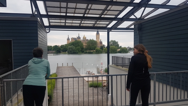 Balkon mit Schlossblick Schwerin Mecklenburg 2020