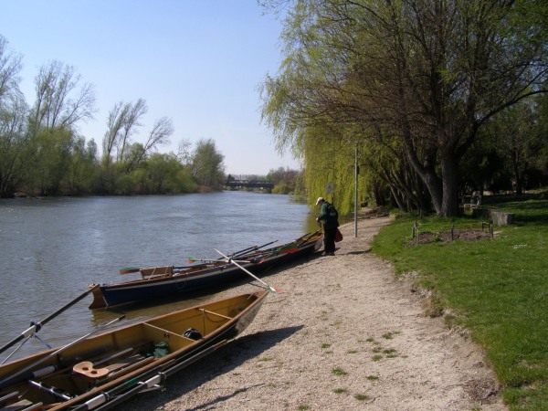 Boote an der Mossoni Donau DWM07