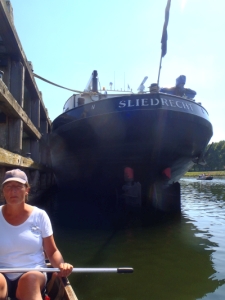 Charlotte vor dem grossen Schiff Blog 2017 Charlotte vor dem grossen Schiff Blog 2017