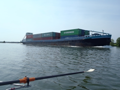 Containerfrachter 4000t auf der Maas Blog 2017 Containerfrachter 4000t auf der Maas Blog 2017