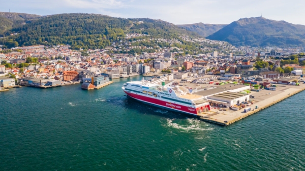 Fjordline Faehre in Bergen