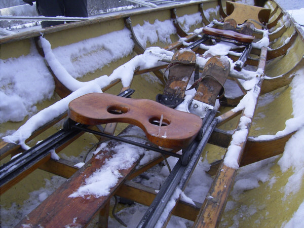 Rudernboot im Schnee