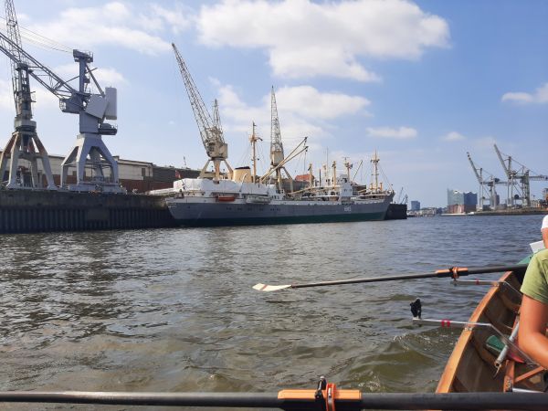 Hamburger Hafenrundfahrt mit dem Ruderboot 2021