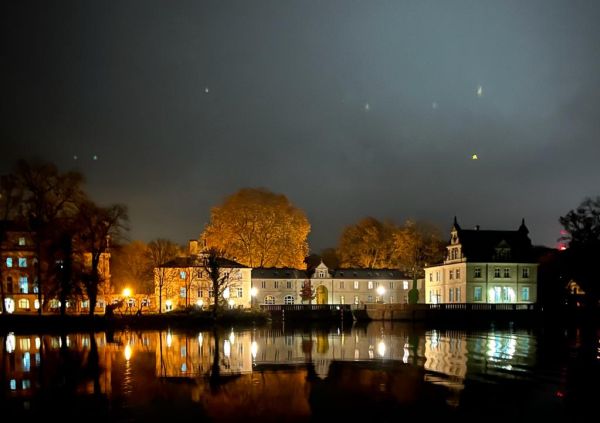 Jagdschloss Glienicke vom Ruderboot aus gesehen November 2022