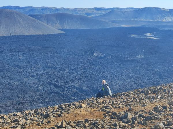 Jochen vor dem Lavafeld Island 2022