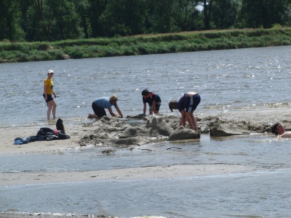 Kanal und Sandburgenbau an der Weichsel P09