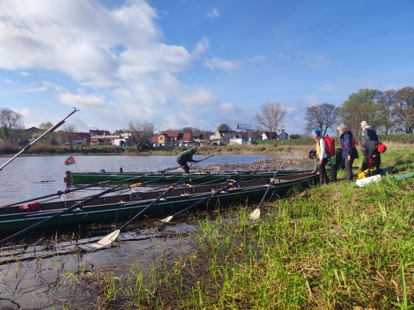 Krajnik Dolny Ruderboote an der Grenze Oder 2024