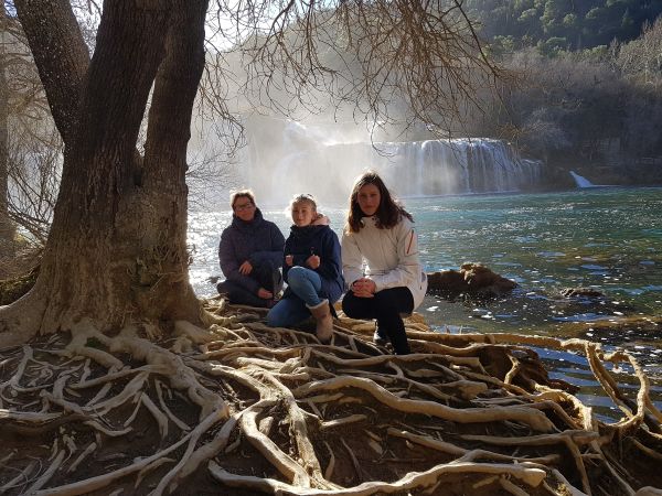 Krka Wasserfaelle Maedchen Kroatien 2018