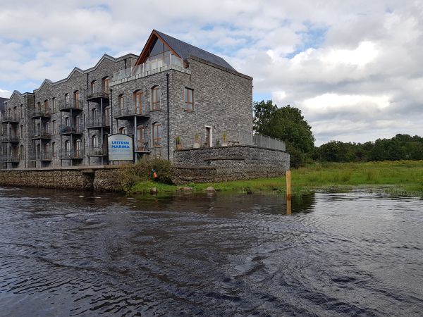 Leitrim Pseudo historischer Bau Irland 2019