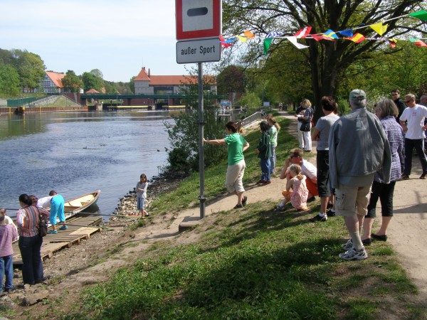 Machnower Schleuse mit Ruderern Proberudern 09