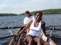 Maedchen im Ruderzweier Saimaa S11Bl Maedchen im Ruderzweier Saimaa S11Bl