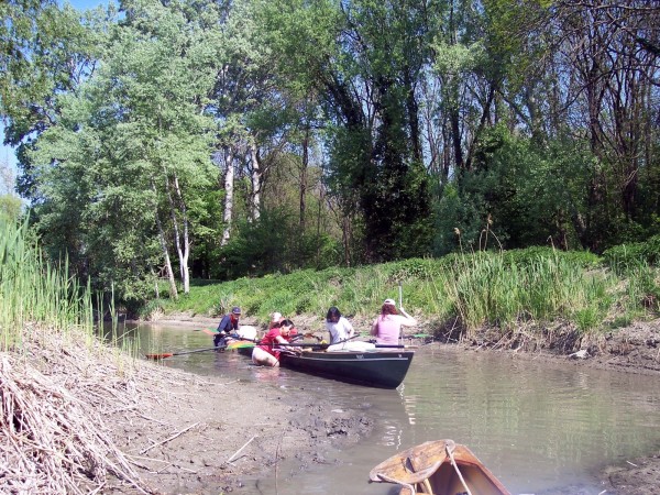 Maedchen in Schlamm D11