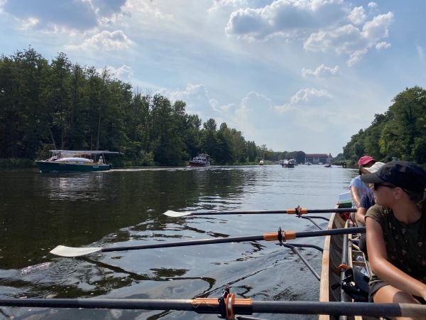 Motorboot Chaos vor der Machnower Schleuse Spreewald 2020