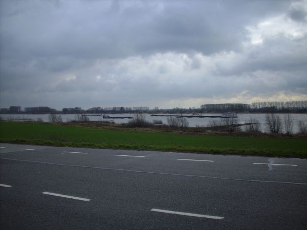 Normaler Schiffsverkehr RH08