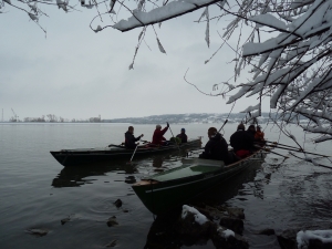 Portile de Fier II Boote im Schnee Donau 2013 Portile de Fier II Boote im Schnee Donau 2013
