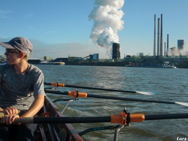 Rauchende Schlote am Rhein 2019