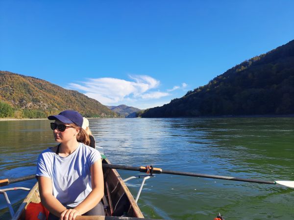 Ruderboot auf dem Weg in die Wachau Donau 2021