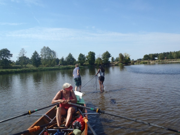 Ruderboot auf der Sandbank 2015