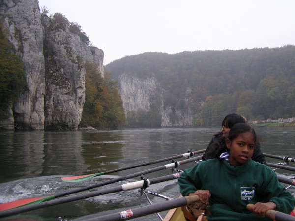 Ruderboot im Donaudurchbruch bei Kelheim D09