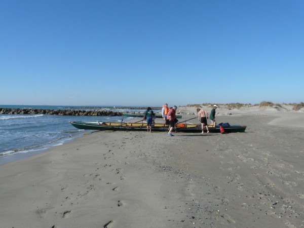 Ruderboote am Strand C10