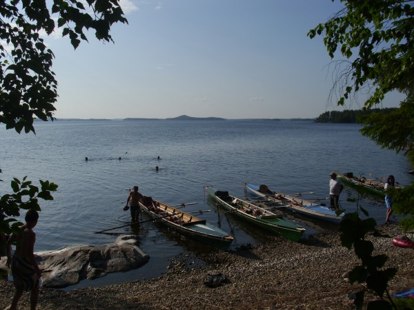 Ruderboote am Ufer S11