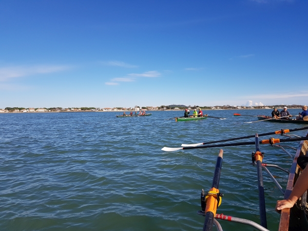 Ruderboote auf dem Mittelmeer Midi 2018