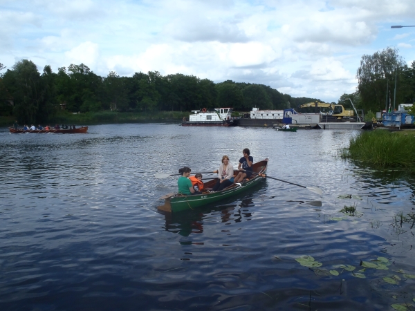 Ruderboote beim Schleusenfest Kleinmachnow 2014