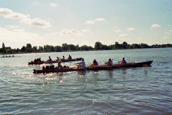 Ruderboote beim Wanderrudertreffen