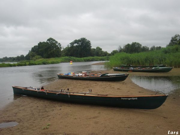 Ruderboote nach 177l Regen am Oderstrand 2021