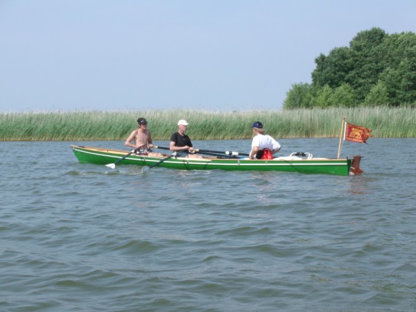 Ruderzweier vor Schilffeld Masuren P09