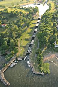Schleusentreppe_berg