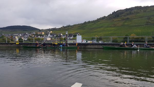 Warten auf die Schleusung Mosel 2019