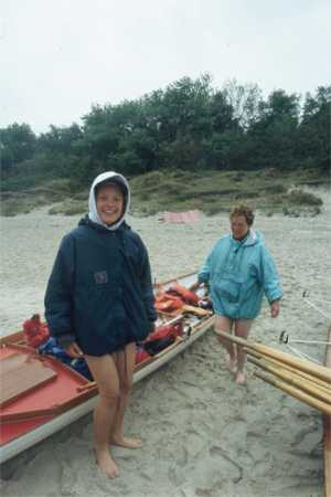 anna anette neben dem ruderboot