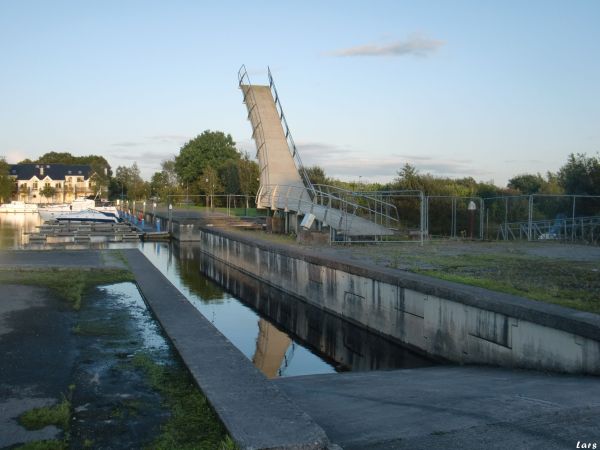 das passiert wenn man unbedingt eine Bruecke fuer seine Marina braucht Irland 2019