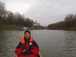 maria vor dem kloster melk im ruderboot donau 2015