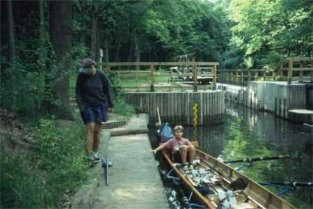 schleuse im spreewald ruderer