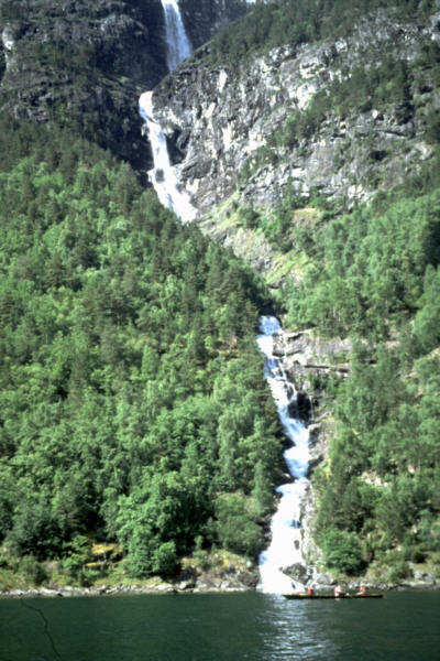 Ruderboot Wasserfall