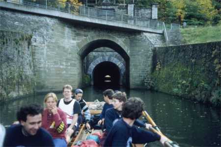 Schiffstunnel weilburg barke rudern 