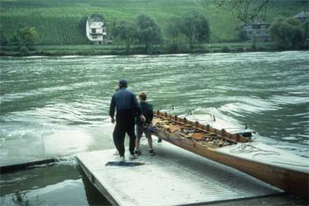 wellen steg ruderboot