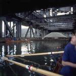 Ruderer im Schiffshebewerk Niederfinow