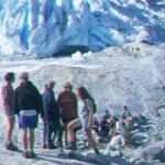 Ruderer vor Gletscher