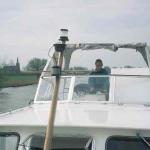 Geert am Steuer des Hausboots