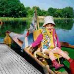 Anke steuert Ruderboot