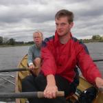 Jens Sophie im Ruderboot auf der Elbe