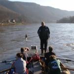 Stefan am Steuer der Barke Decin07