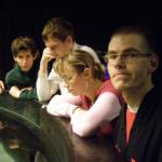 Ruderer am Fischbecken