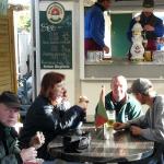 Schmoeckwitz vor dem Bierwagen S08