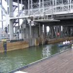 Ruderboote im Trog des Schiffshebewerks 09