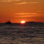 Fischerboot vor Sonnenuntergang C10